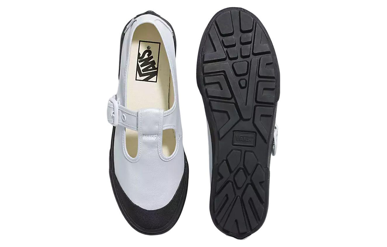 Shop Vans Gaya 93 Kanvas Salutan 'Putih Hitam' VN0A3XTJW00