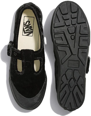 Vans Style 93 Terciopelo 'Negro' VN0A3XTJBMA Lookbook Vans Style 93 Terciopelo 'Negro' VN0A3XTJBMA