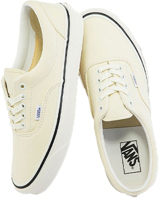 Vans Style 95 休閒 低筒 滑板鞋 男女同款 白色 Shop Vans Style 95 休閒 低筒 滑板鞋 男女同款 白色