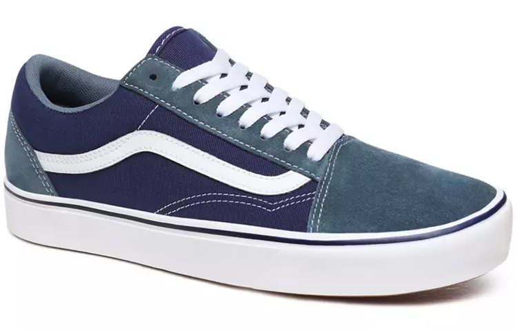 Lookbook Vans Suede en Textile Comfycush Old Skool Blauw VN0A3WMAWX0