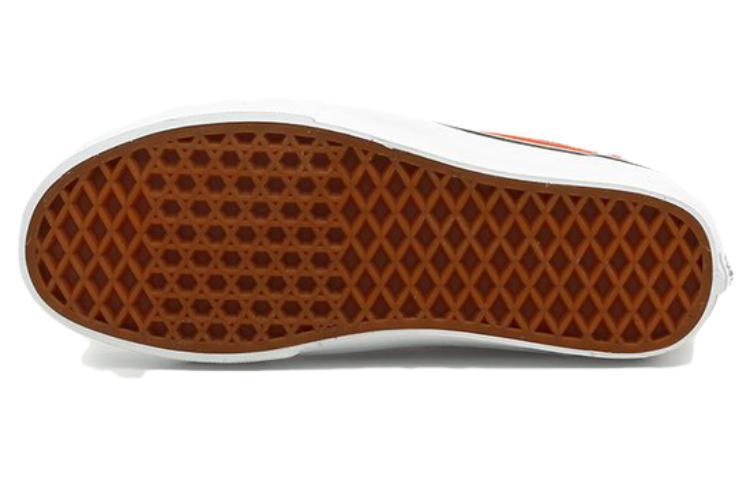 Shop Vans 绒面羊毛Old Skool Mule滑板鞋'红白' VN0A4P3Y5FL