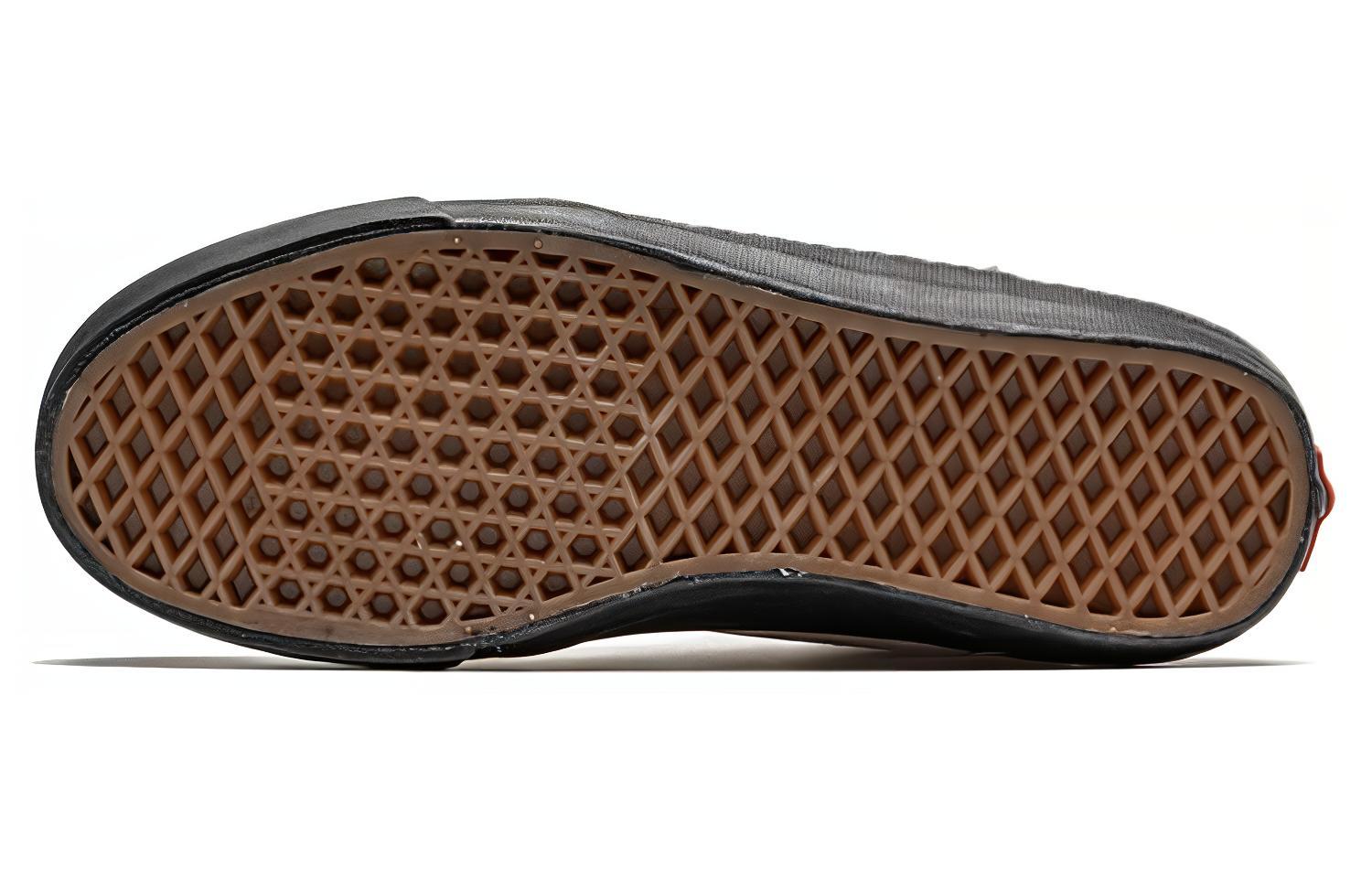 Shop Vans Supreme x Half Cab Pro '20 (ヴァンズ シュプリーム ハーフキャブ プロ '20) VN0A3QPH2YV1