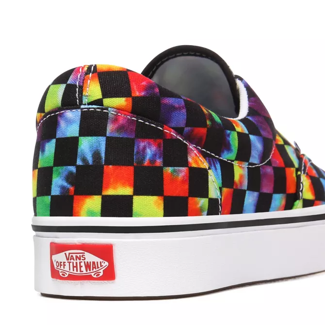 Shop Vans Tie-Dye Checker Comfycush Era Ruitjes Multi-Color Sneakers VN0A3WM9WWU