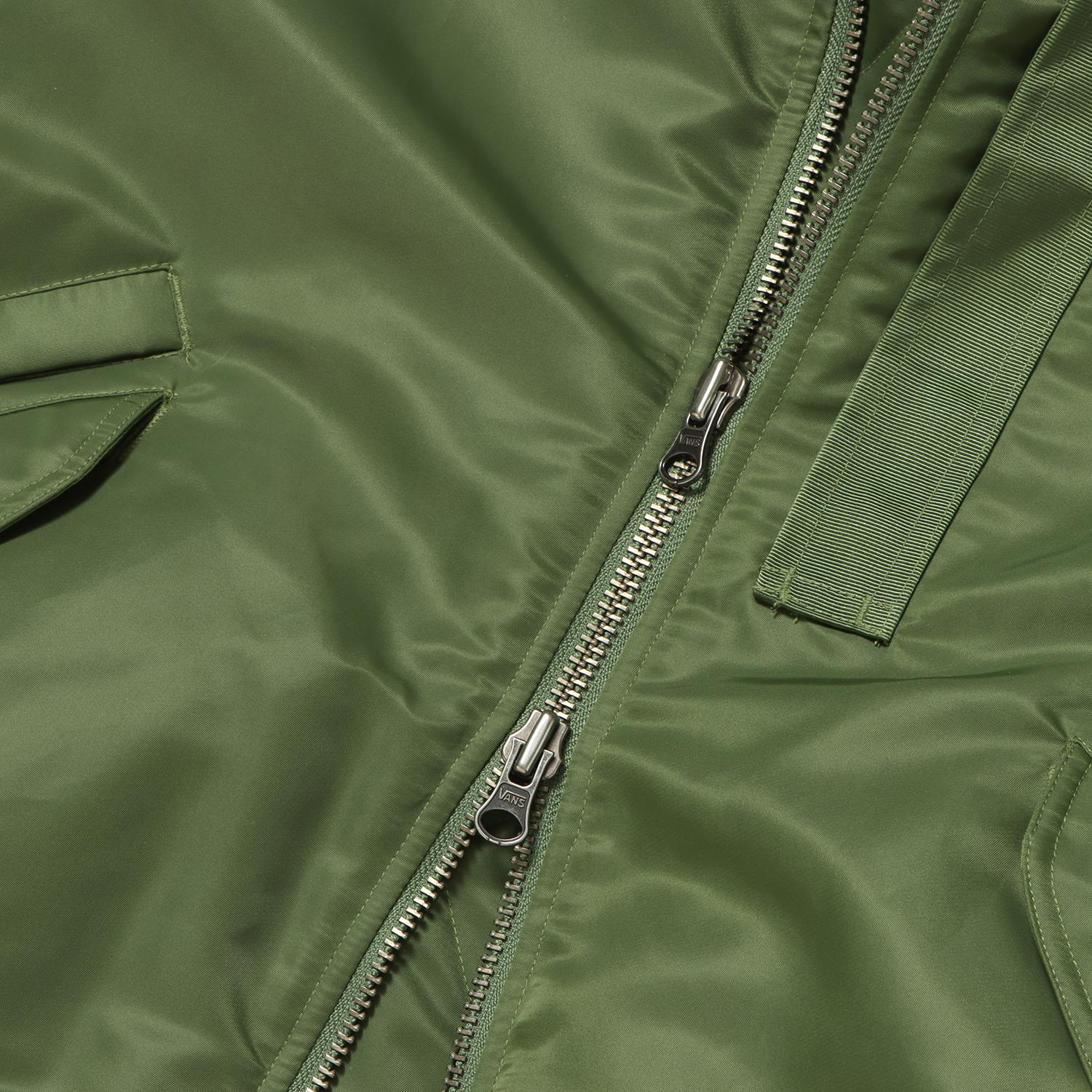 Shop Vans Tokyo Design Collective Chaqueta Bomber MA-1 Verde Bronce Unisex FW24. VN000FSKZY4