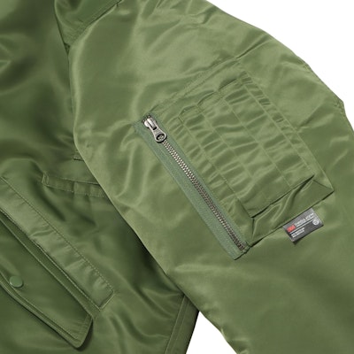 Vans Tokyo Design Collective Chaqueta Bomber MA-1 Verde Bronce Unisex FW24. VN000FSKZY4 Purchase Vans Tokyo Design Collective Chaqueta Bomber MA-1 Verde Bronce Unisex FW24. VN000FSKZY4