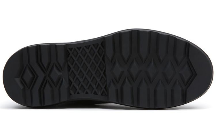 Shop Vans Colfaxブーツ (ブラック) VN0A5HFAO79