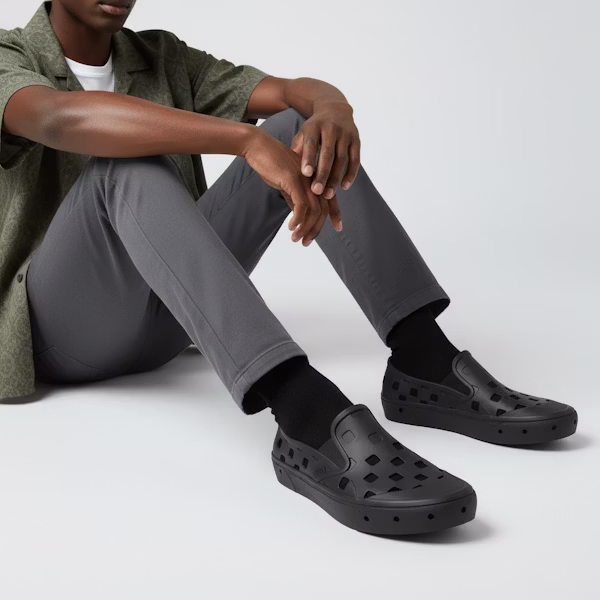 Vans Trek Slip-On 'Hitam' VN0A5HF8BLK Order Vans Trek Slip-On 'Hitam' VN0A5HF8BLK