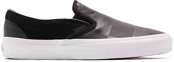 Vans U Classic Slip-on Hitam VN0A4U382P9 Order Vans U Classic Slip-on Hitam VN0A4U382P9