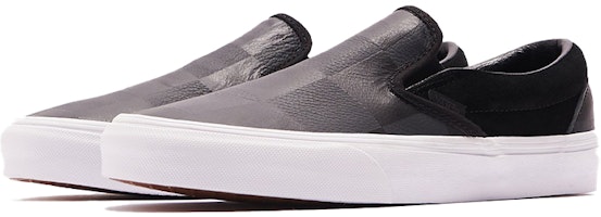 Vans U Classic Slip-on Hitam VN0A4U382P9 Shop Vans U Classic Slip-on Hitam VN0A4U382P9