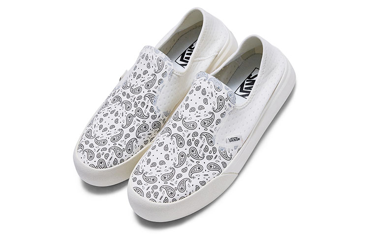 Order ヴァンズ コンフィクッシュ ワン 白黒 (Vanzukonfikusshu Wan Shiro Kuro) VN0A45J5KIG