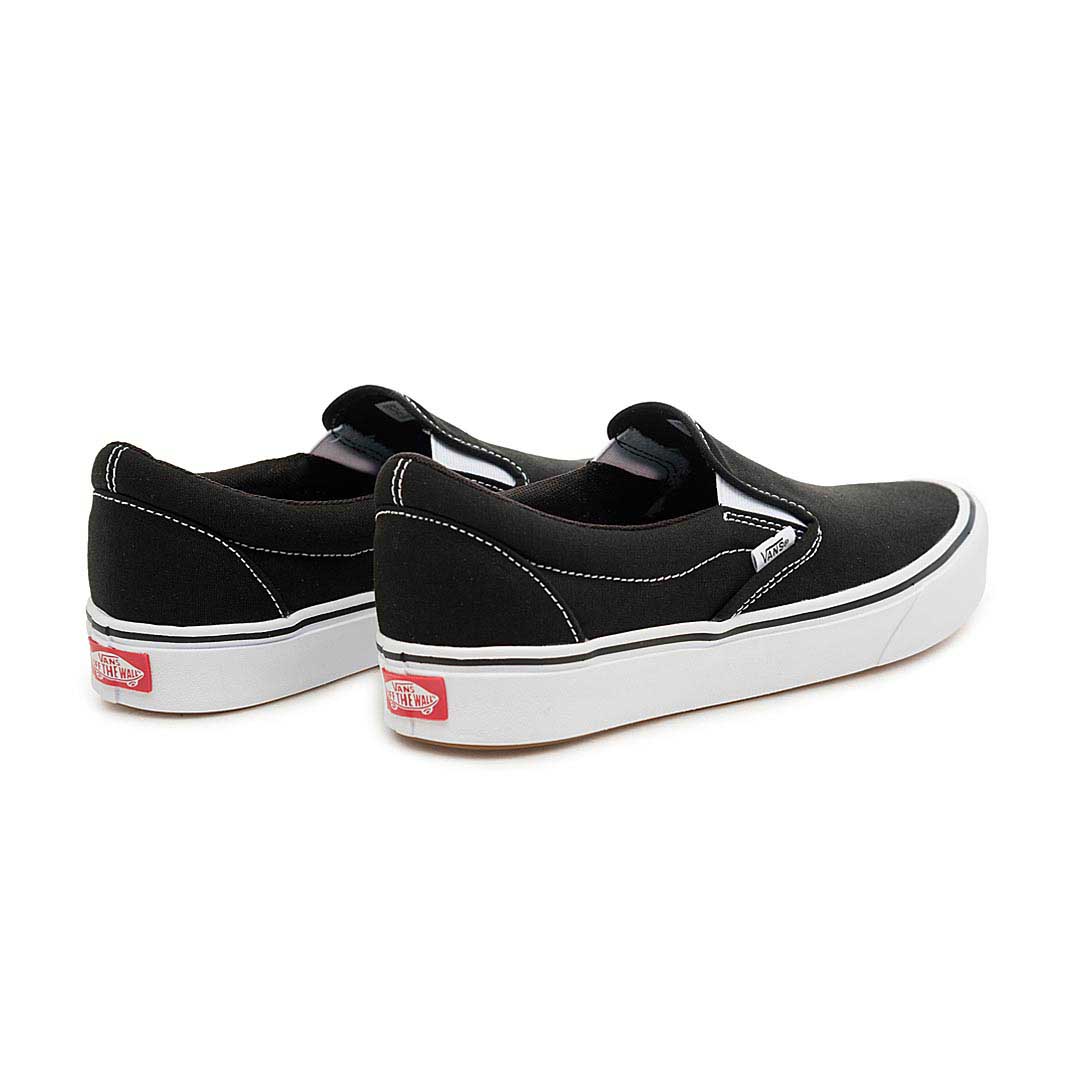 Lookbook Vans UA ComfyCush 休闲一脚蹬帆布鞋 V1C0308030