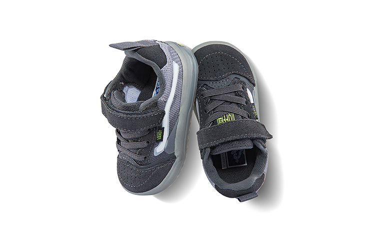 Shop Vans UltimateWaffle ''Grau Schwarz'' VN0A5HZ11O7