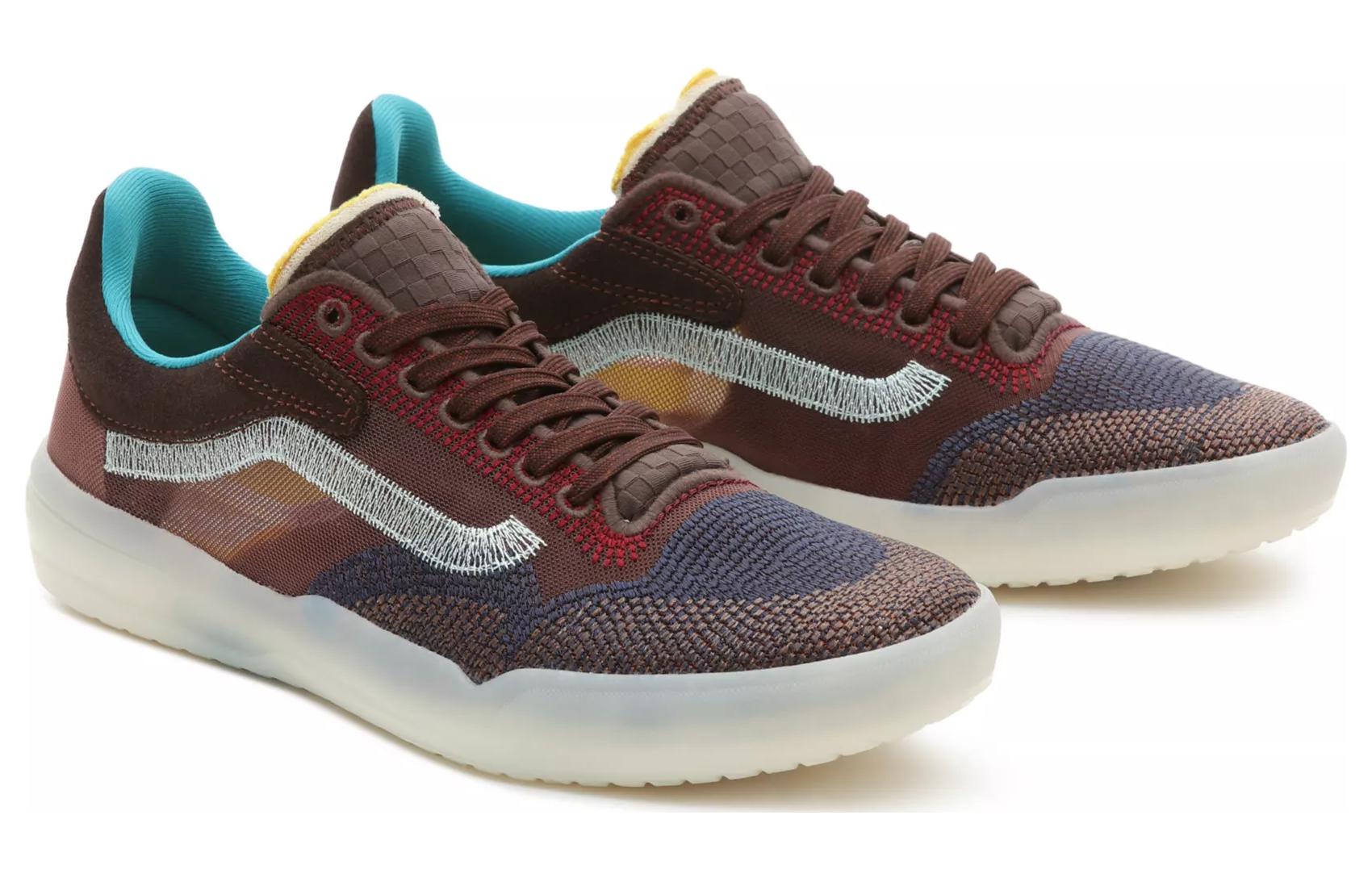 Lookbook Vans Ultimatewaffle Exp ''Braun Rot Blau'' VN0A7Q5UBF0