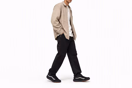 Order Vans UltraRange VR3 '黑色口香糖' VN0A4BXBH7I