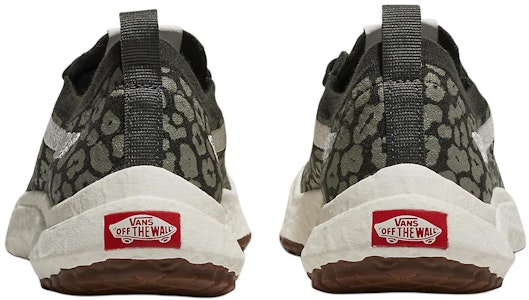 Vans Cheetah UltraRange VR3 減震耐磨 低幫 板鞋 男女同款 銀黑 Shop Vans Cheetah UltraRange VR3 減震耐磨 低幫 板鞋 男女同款 銀黑