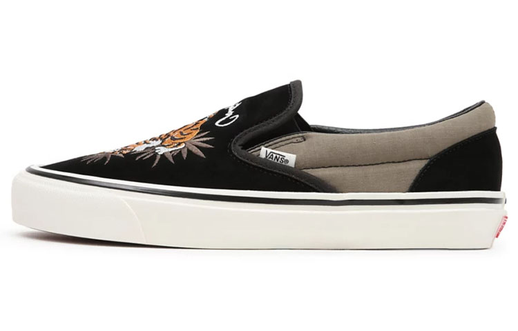 Vans Unisex Anaheim Factory Classic Slip-On 98 DX Sneakers Black/Yellow VN0A3JEX9R8