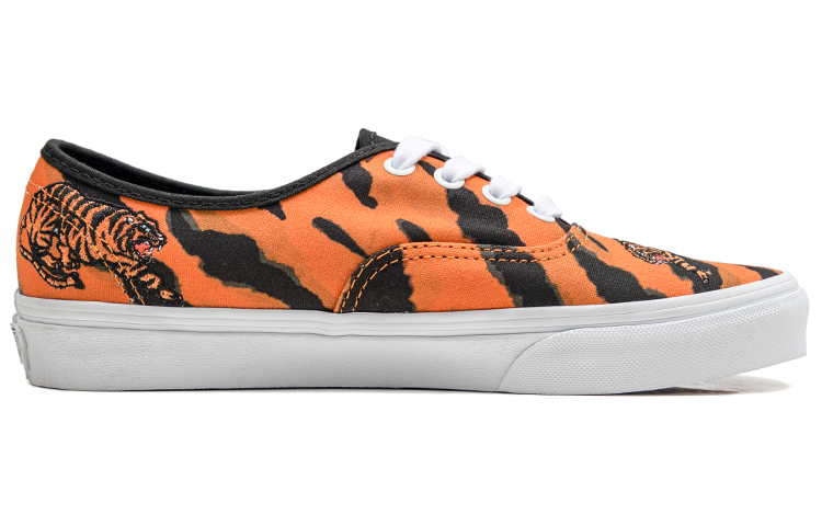 Lookbook Vans オーセンティック ローカット 黒/オレンジ VN0A5KRDORA