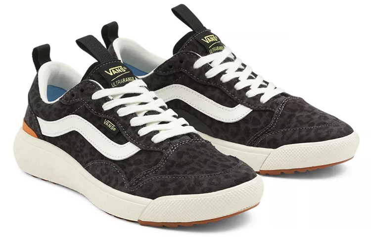 Lookbook Vans Sepatu Sneakers Unisex Cheetah Ultrarange Exo SE Low-Top Hitam/Abu-Abu VN0A4UWMA6Z