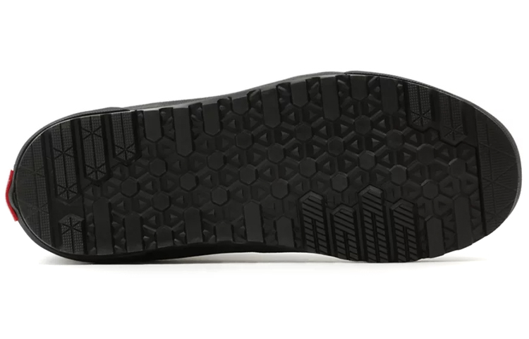 Shop Vans Unisex Mid Slip MTE-1 Sneakers Schwarz VN0A5KQS426