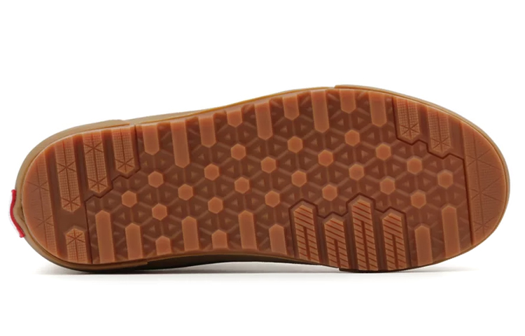 Shop Vans Unisex Mid Slip MTE-1 Sneakers Coklat VN0A5KQS427