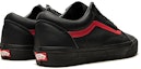 Lookbook Vans Unisex Old Skool Sneakers Hitam/Merah VN0A5A092HH