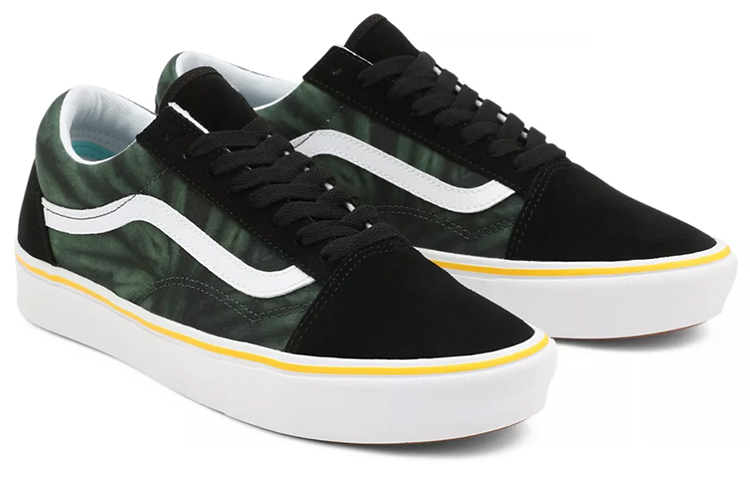 Lookbook Vans ユニセックス トリップアウトドア Comfycush ローカットスニーカー 黒/緑 VN0A5DYC8UH