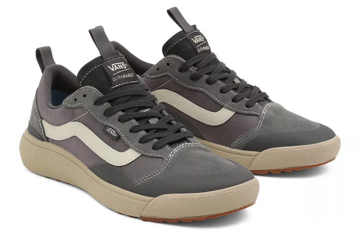 Lookbook Vans 男女款 Ultrarange Exo Se 灰色运动鞋 VN0A4UWMA75