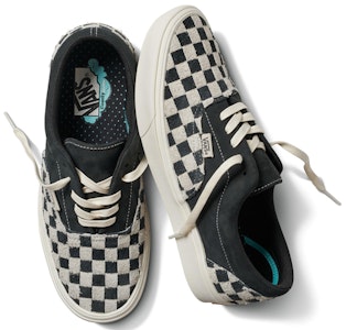 Vans Vault Era ComfyCush LX '黑白' 运动鞋 VN0A45JYVNP1 Shop Vans Vault Era ComfyCush LX '黑白' 运动鞋 VN0A45JYVNP1