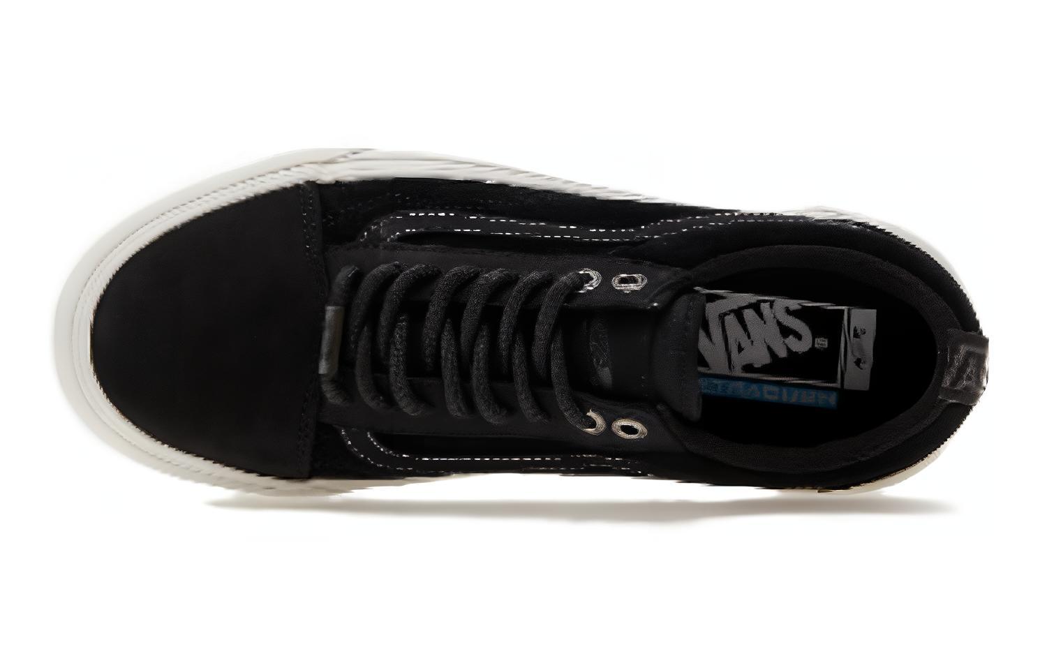 Shop Vans Vault 低帮黑白配色 VN0007Q9BLK1