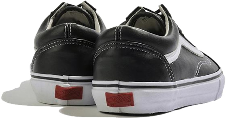 Vans Vault Old Skool VLT LX Kulit Hitam/Putih VN000D4E1NS Purchase Vans Vault Old Skool VLT LX Kulit Hitam/Putih VN000D4E1NS