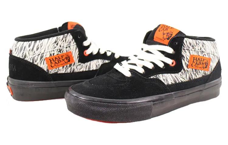 Shop Victoria x Vans Half Cab 時尚休閒 中筒 滑板鞋 男女兼用 黑色