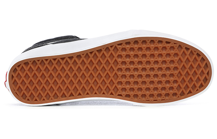 Shop Vans Ward Hi '黑白色' VN0A38DN0PB