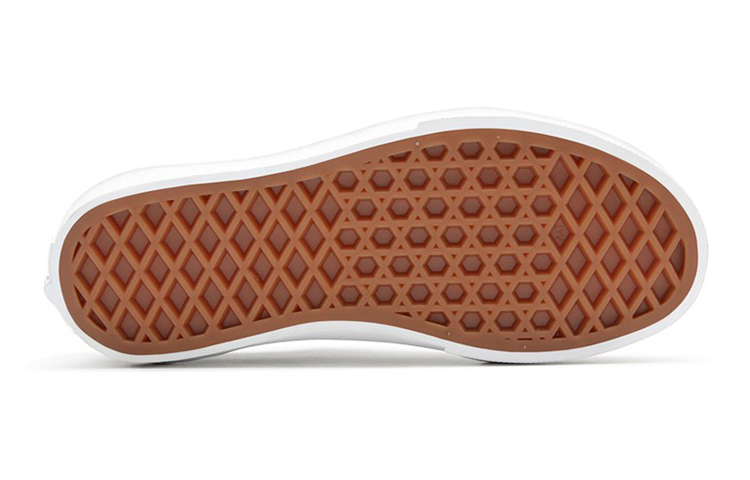 Shop Vans Ward 黑色休闲运动鞋 VN0A38J93RV