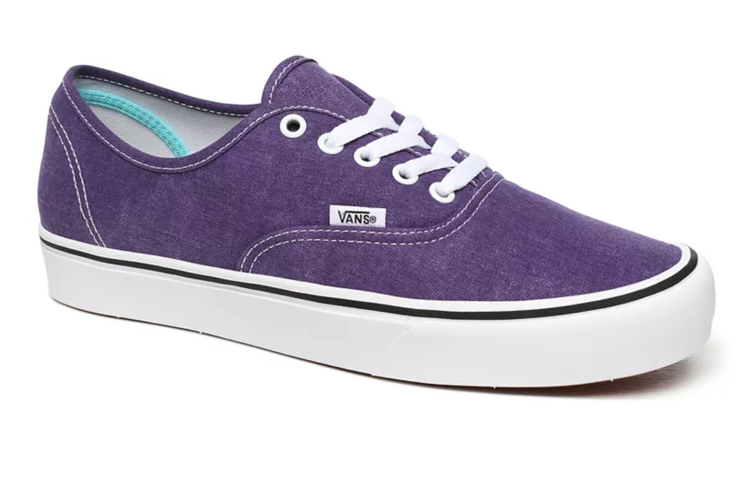 Shop Vans Gewaschene Canvas Comfycush Authentic ''Heliotrope'' Sneakers VN0A3WM7WWE