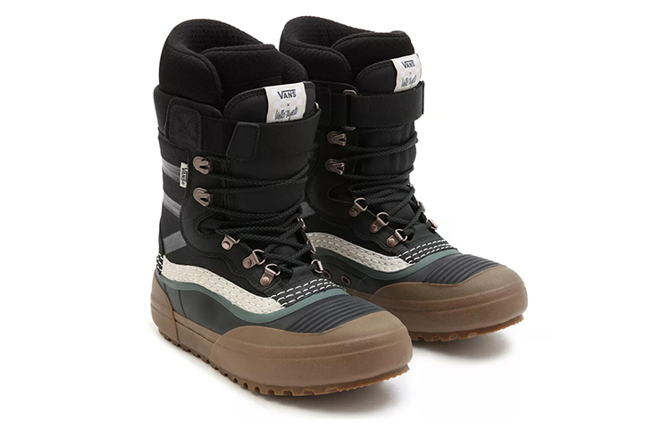 Lookbook Vans Nyvelt Standard XF MTE 黒 (ユニセックス) VN0A5KQXA1D