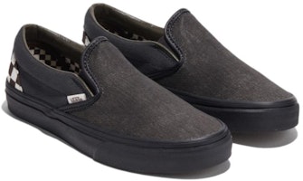 Vans x Vainl Archive Classic Slip-On 'Hitam' VN000BVZRUX1 Lookbook Vans x Vainl Archive Classic Slip-On 'Hitam' VN000BVZRUX1
