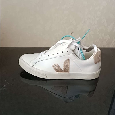 男/女休閒鞋 Buy 男/女休閒鞋