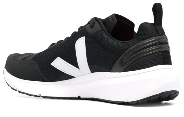 Lookbook VEJA Condor 2 Alveomesh ''Schwarz Weiß'' CL012511