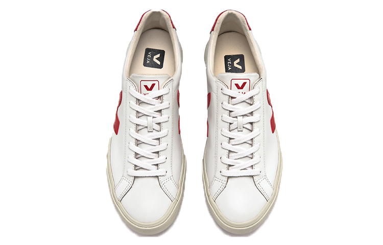 Shop VEJA Esplar 'Cuero Blanco Rojo' EO021242