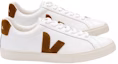 Shop VEJA Esplar Kulit 'Putih Camel' EO022360