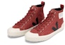 Lookbook Sneaker Tinggi VEJA 'Keselesaan Serba Bisa Merah' NL0102682