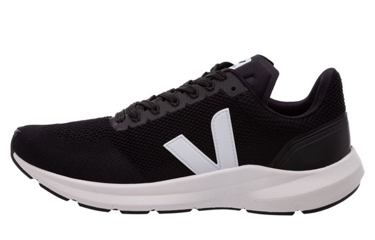 VEJA Low-Top Sneaker 'Black' LN102511