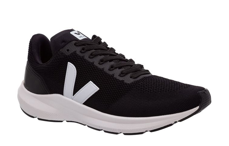 Lookbook 베자 블랙 로우탑 스니커즈 (Beija Beullaek Roteop Seunikeojeu) LN102511