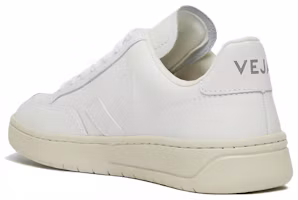 Shop VEJA 皮革 圓頭平底 低幫 休閒運動鞋 男款 白色