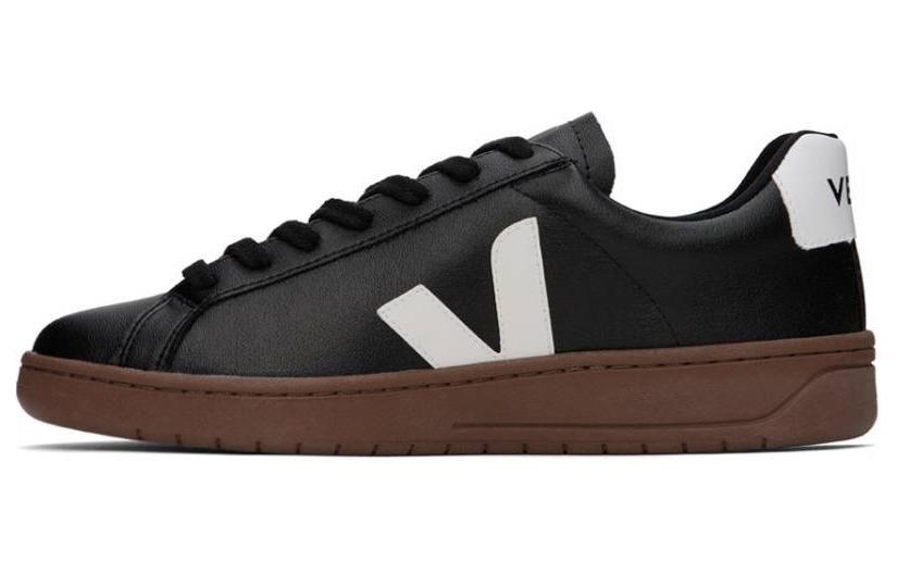 VEJA Low Top Lace-Up 'Black'