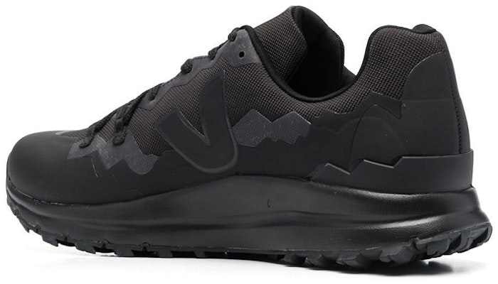 베자 로우탑 스니커즈 (블랙) FS2302456B Lookbook 베자 로우탑 스니커즈 (블랙) FS2302456B