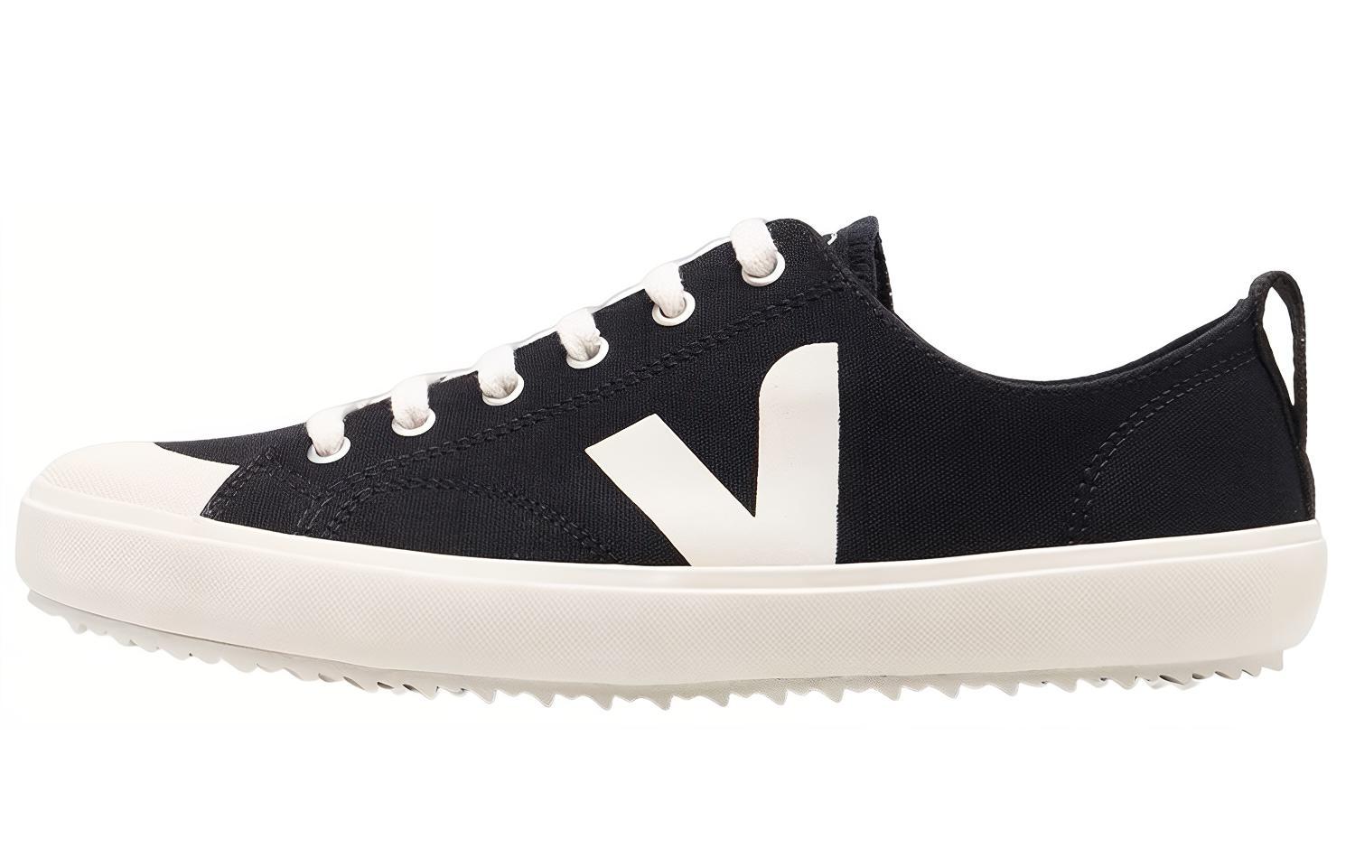 VEJA Nova Canvas 'Black Pierre' NA011397