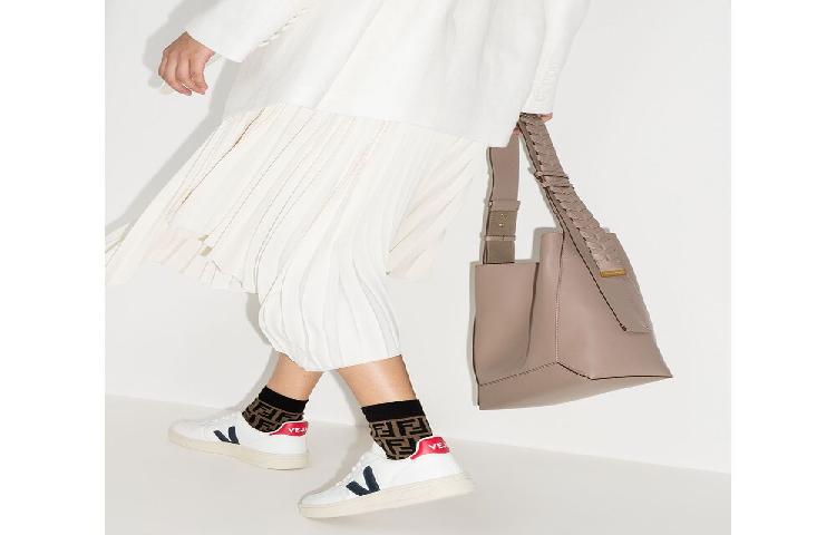 Shop VEJA PRE 'Putih' VX021267--WHITE