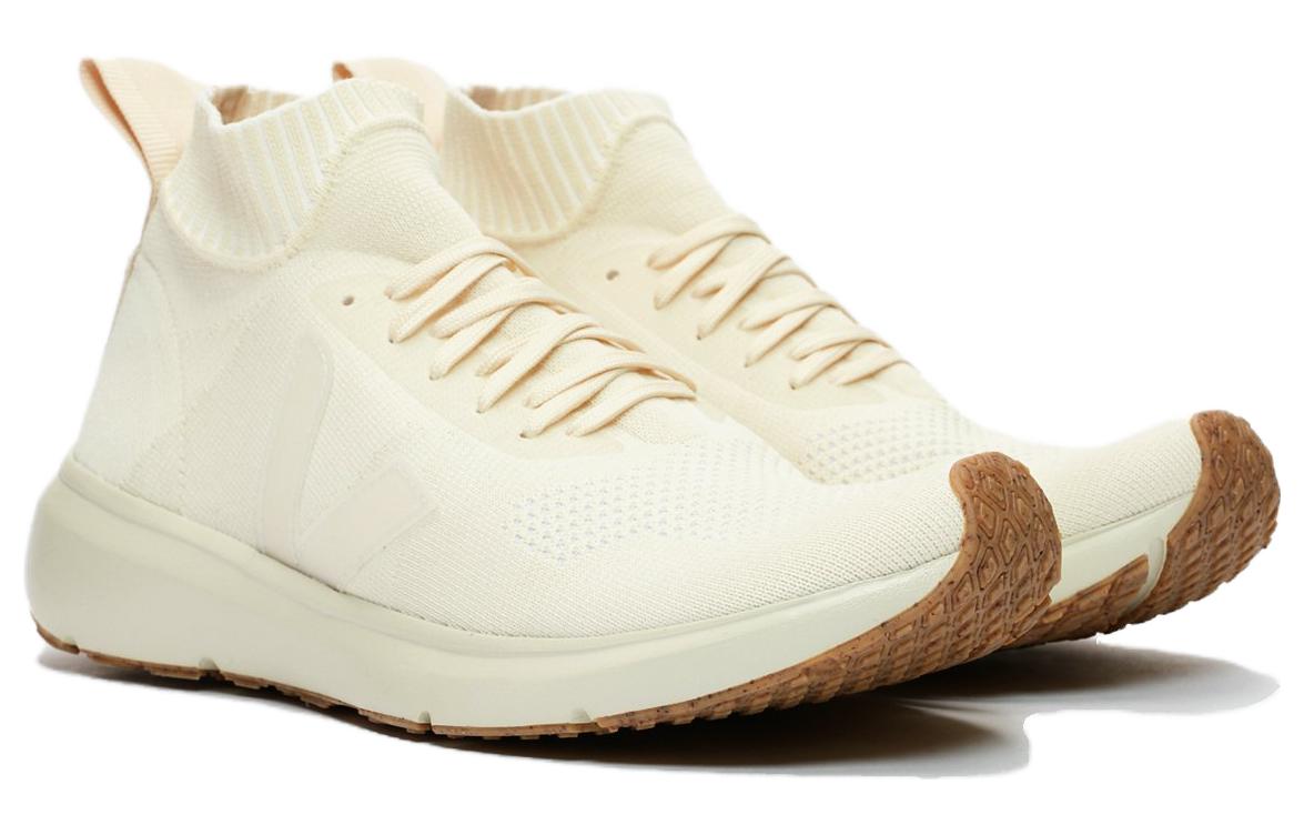Order VEJA Runner Mid V-Knit x Rick Owens 'Butter' dalam warna Krim. OT102454