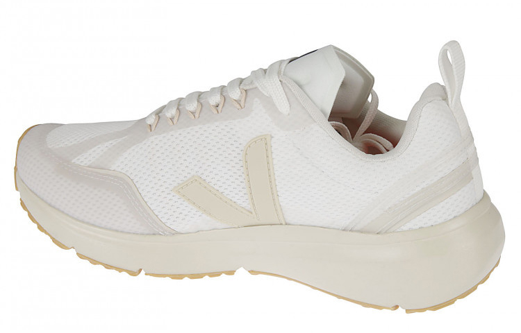 Lookbook Kasut VEJA 'Keselesaan Putih' CLM012500